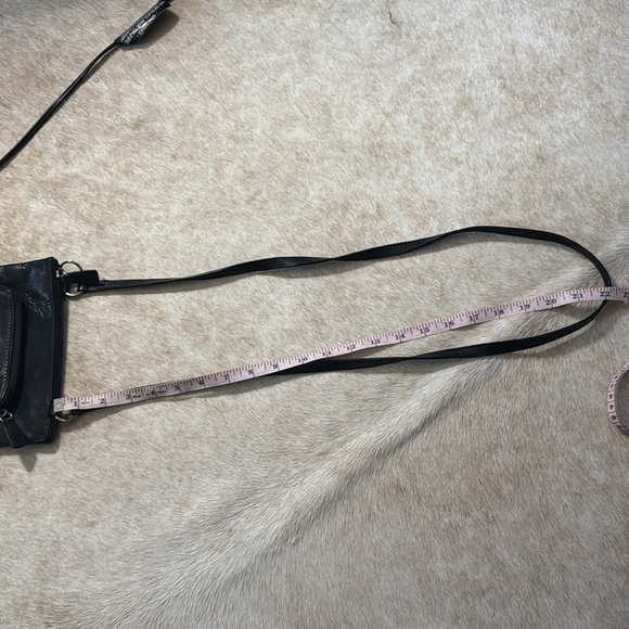 Fossil Black Leather Crossbody Bag
Unisex built in zippered wallet great travel - Picture 5 of 13